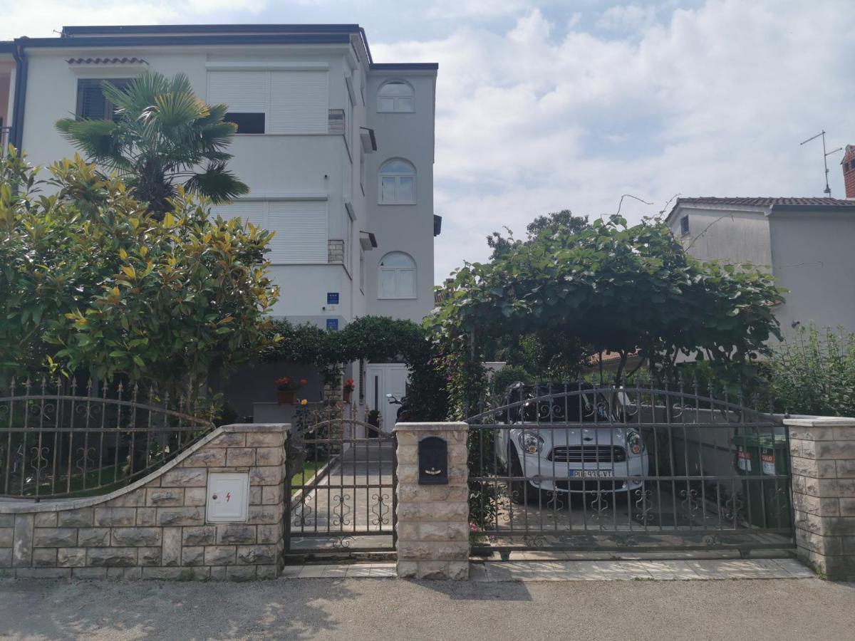 Apartments Slisko Пореч Екстериор снимка