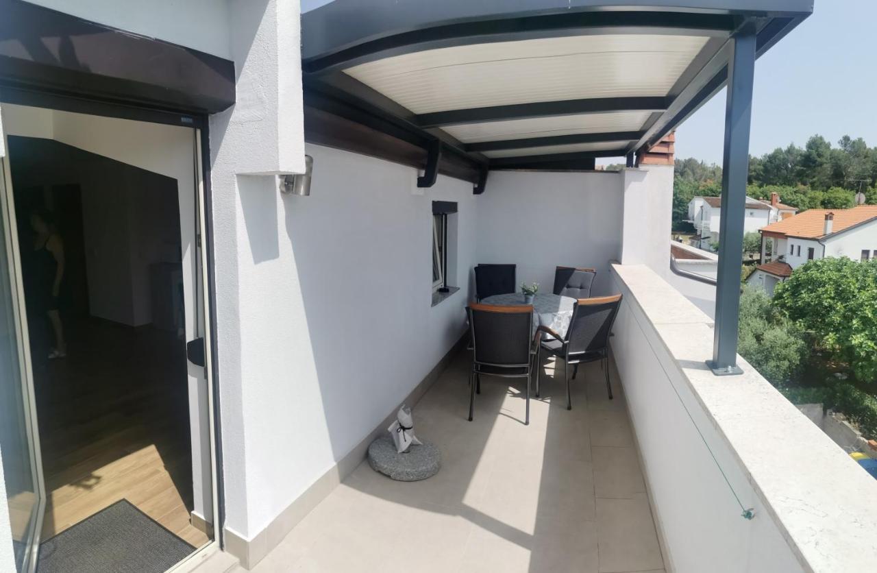 Apartments Slisko Пореч Екстериор снимка